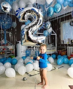 Фотозона с шарами и цифрой