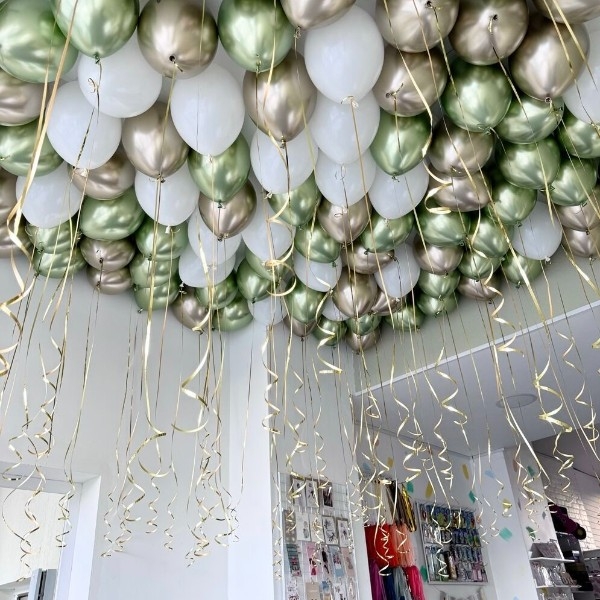 Воздушные шары с гелием под потолок 20 штук салатовый золото белый