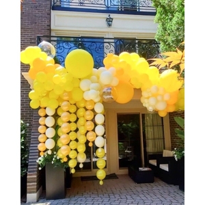 Разнокалиберная гирлянда с цепочками шаров